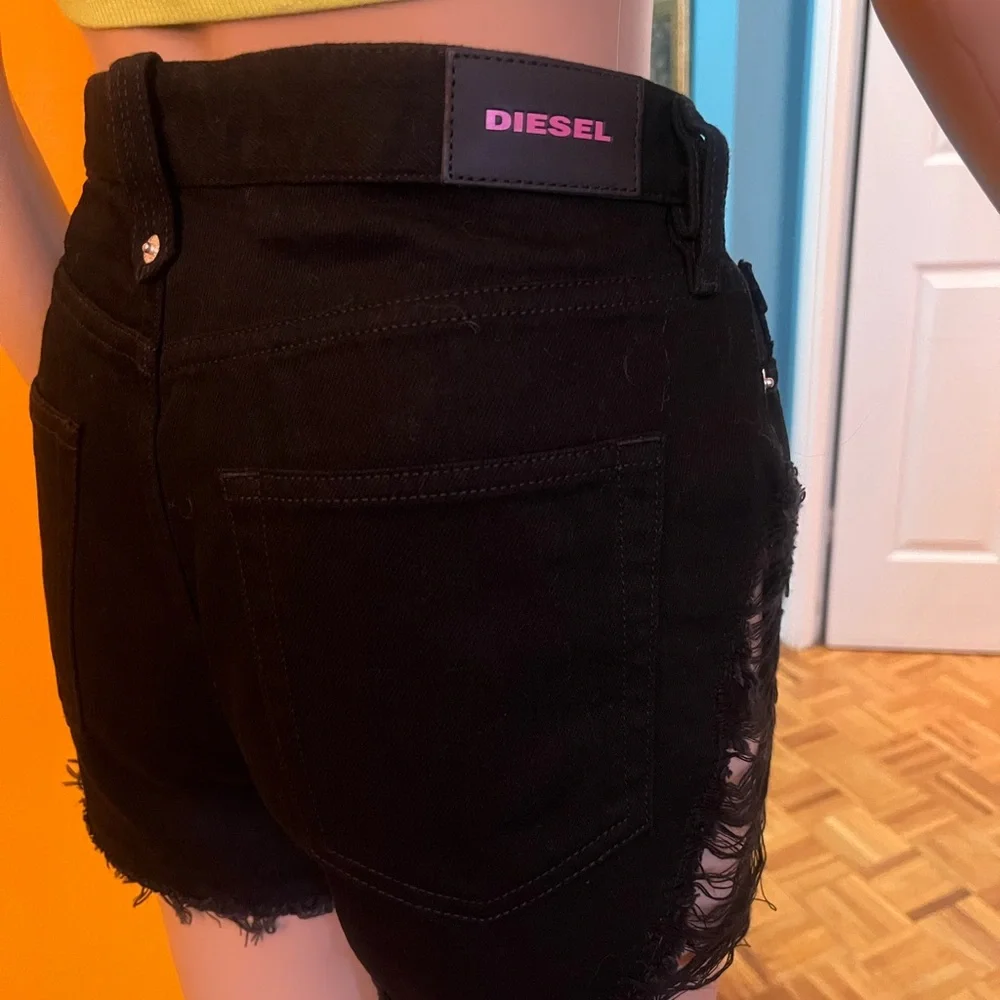 DIESEL sz 24 DE-FREED Black Distressed Denim Women Shorts NWT - Picture 5 of 6